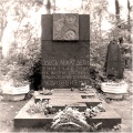 Monument to children killed in 1942.jpg