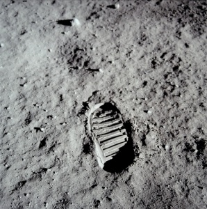 Apollo 11 bootprint.jpg