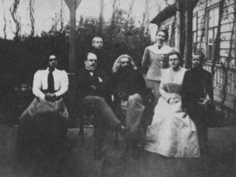 Файл:Family of S. M. Lukyanov and V. S. Solovyov.jpg